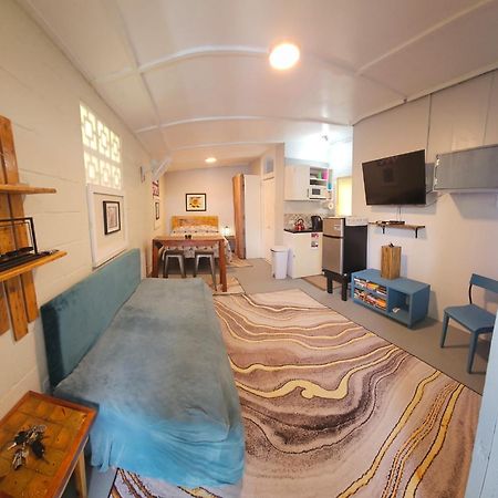 Gloria'S Mini Hideaway Apartman Christ Church Kültér fotó