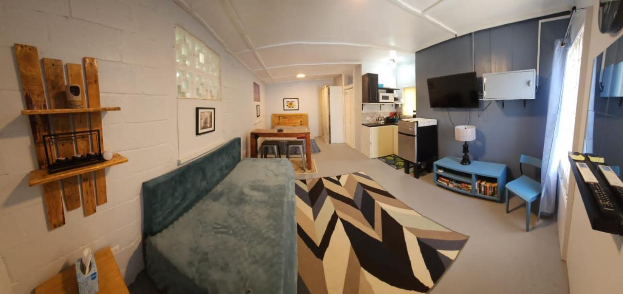 Gloria'S Mini Hideaway Apartman Christ Church Kültér fotó